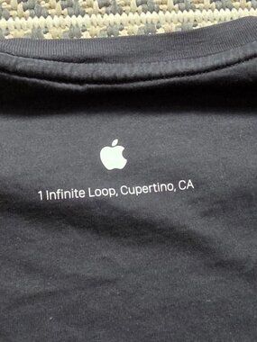 Share Apple T-Shirt Black Sz M New York, London, Paris, Cupertino
